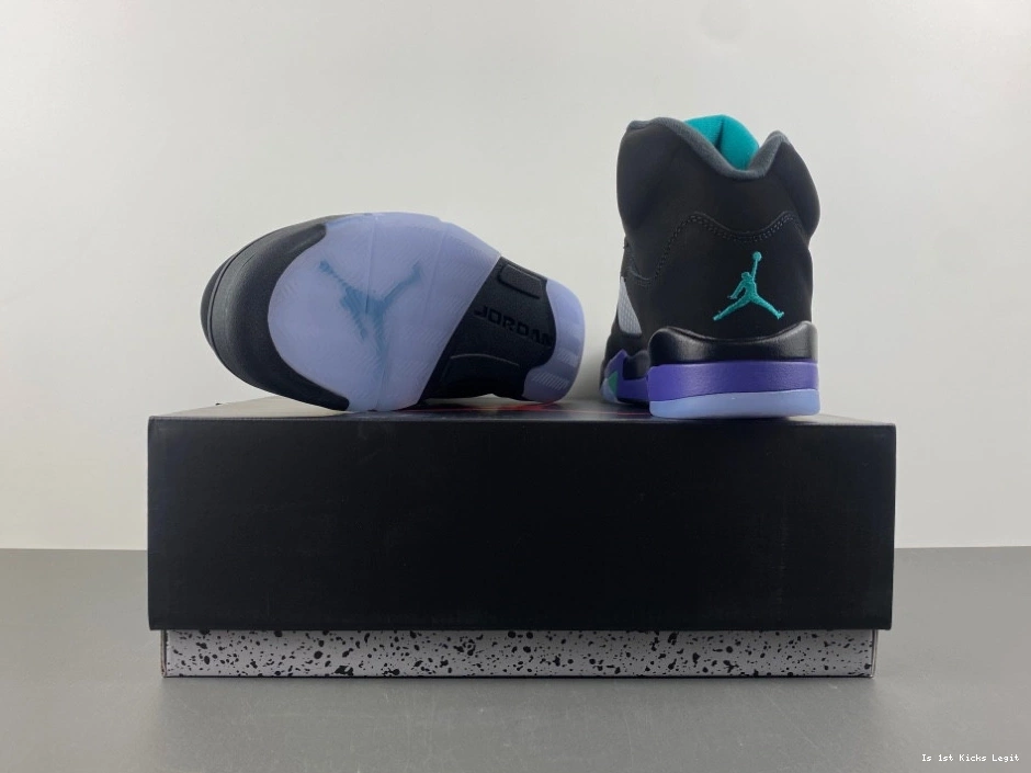 Air Grape' 136027-007 'Black Jordan  5 Retro 0902